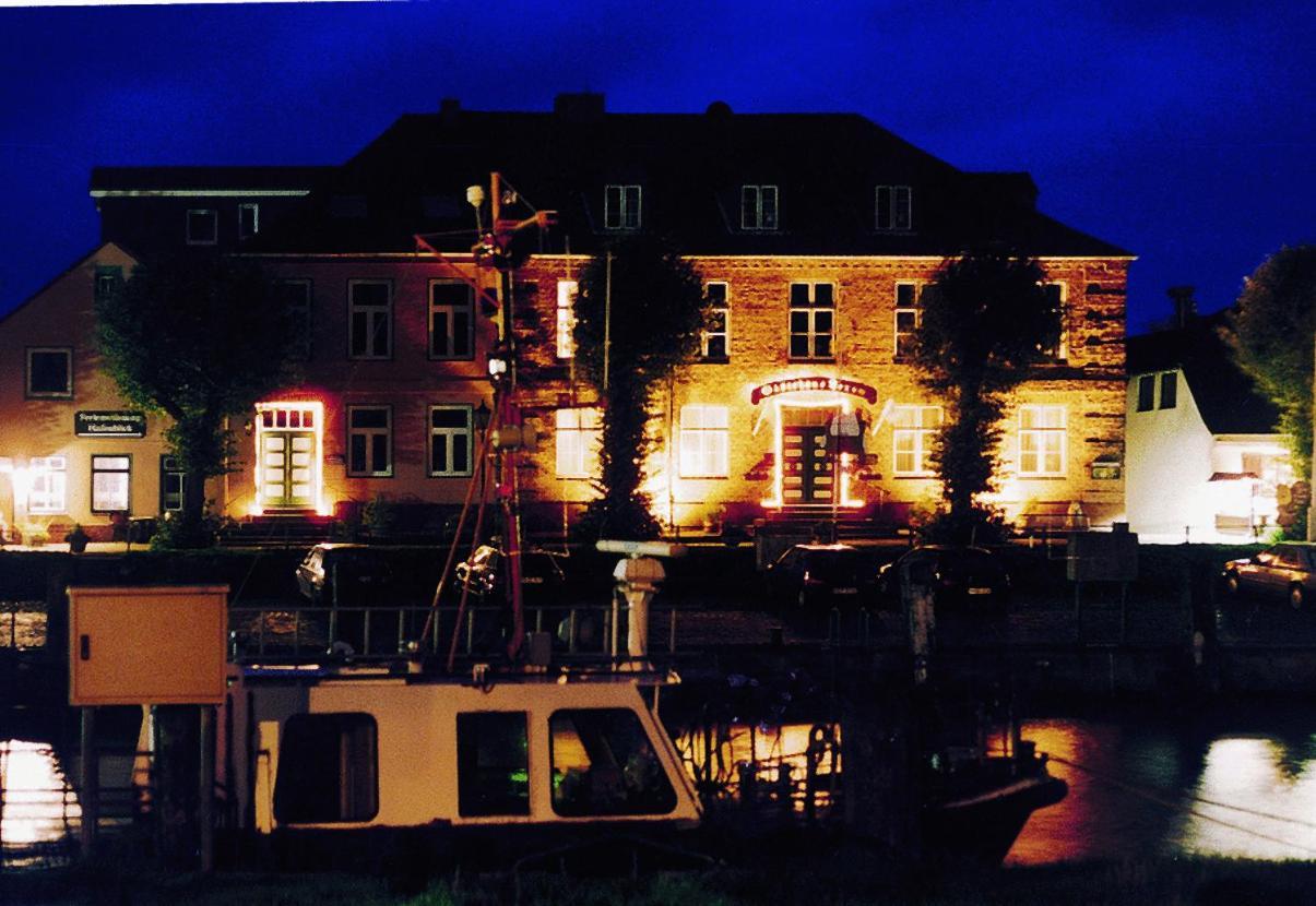 Lexow - Hotel An De Havenkant เทินนิง ภายนอก รูปภาพ