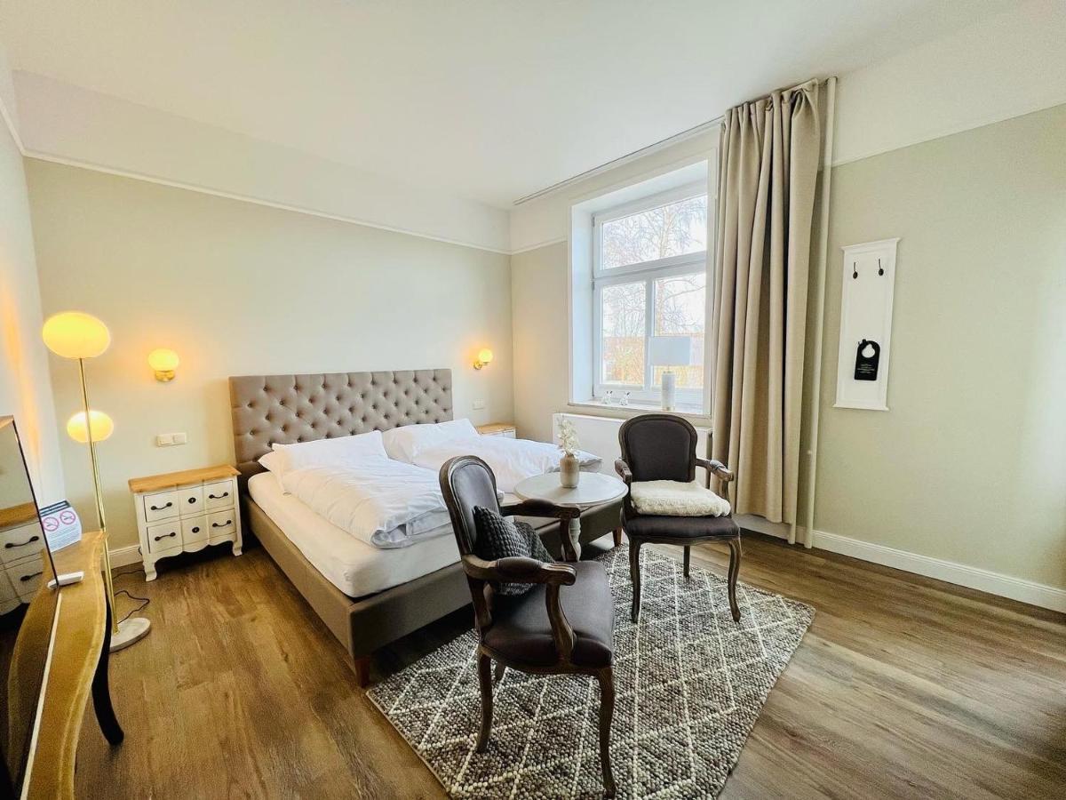 Lexow - Hotel An De Havenkant เทินนิง ภายนอก รูปภาพ