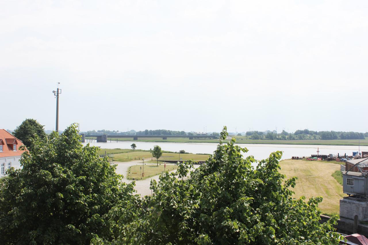 Lexow - Hotel An De Havenkant เทินนิง ภายนอก รูปภาพ